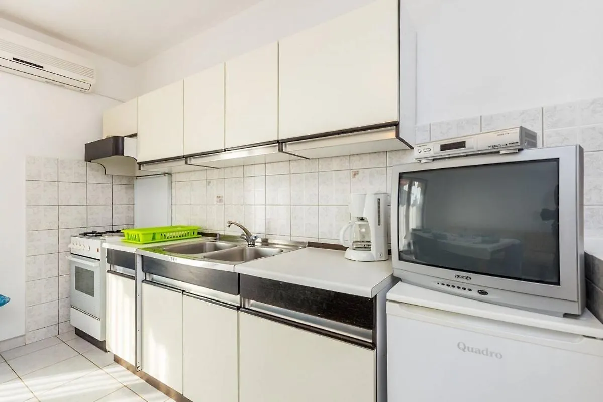 Apartments Nikola Medulin