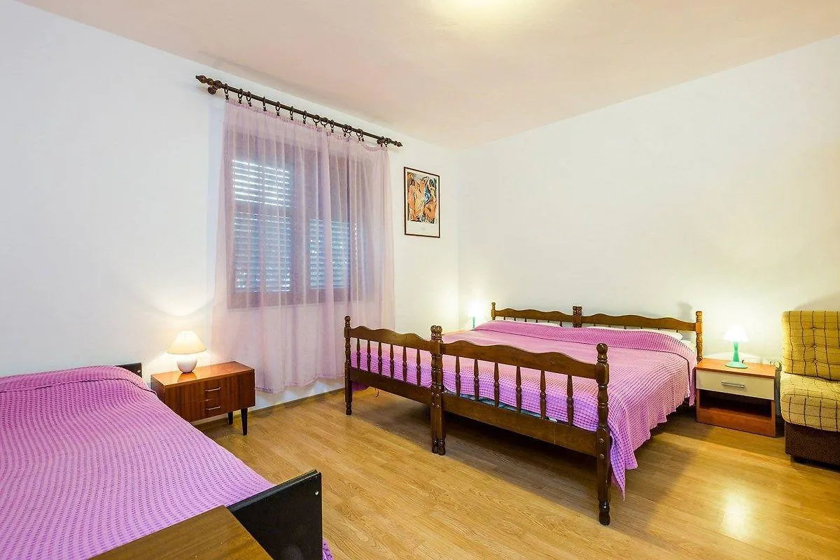 Apartments Nikola Medulin 0*,  Croatia