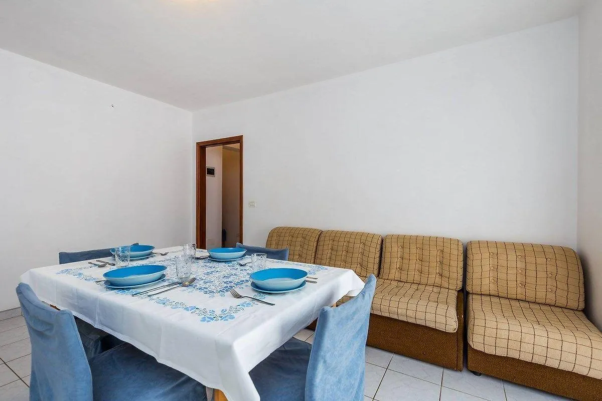 Apartments Nikola Medulin