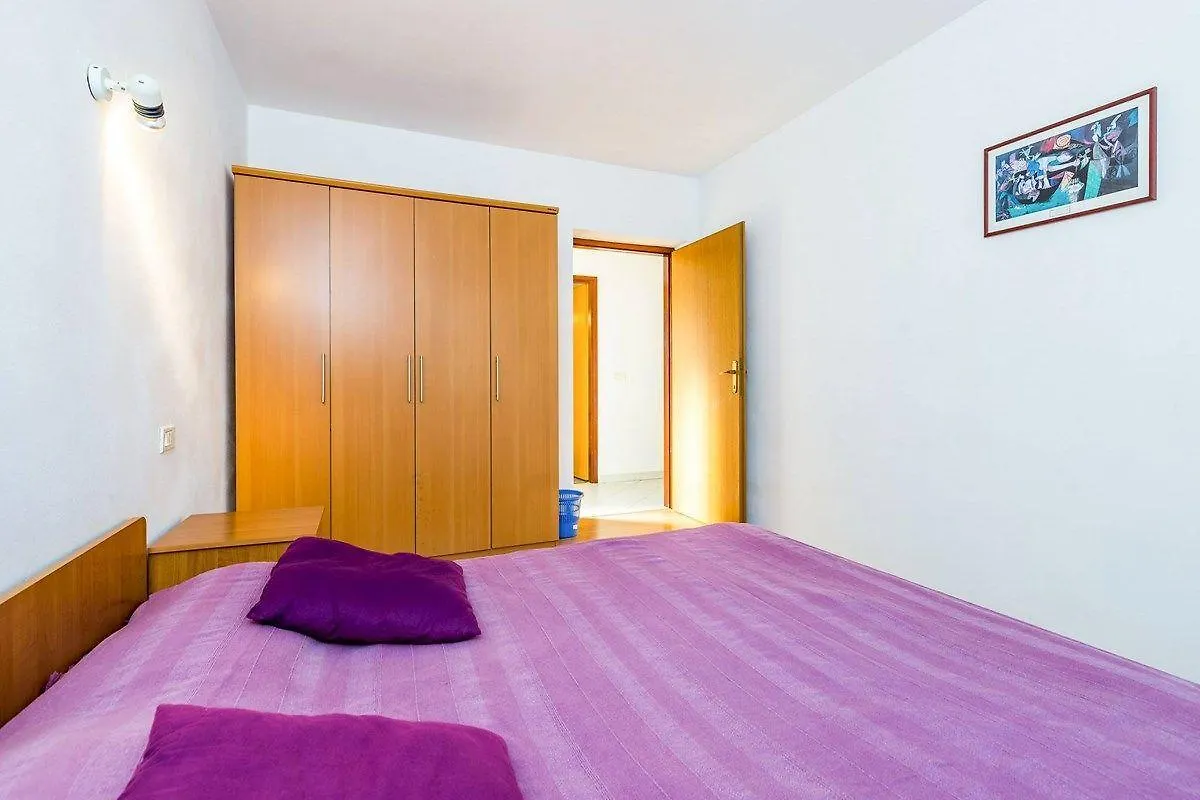Apartments Nikola Medulin