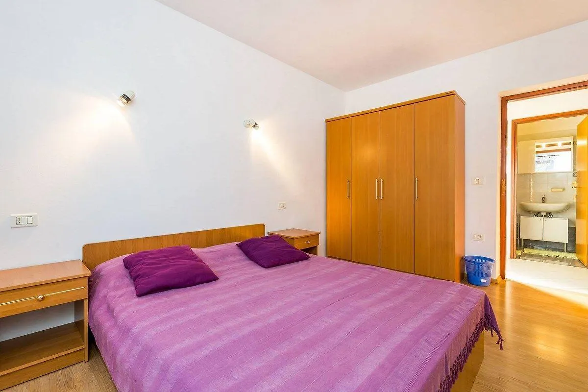 Apartments Nikola Medulin Kroatien